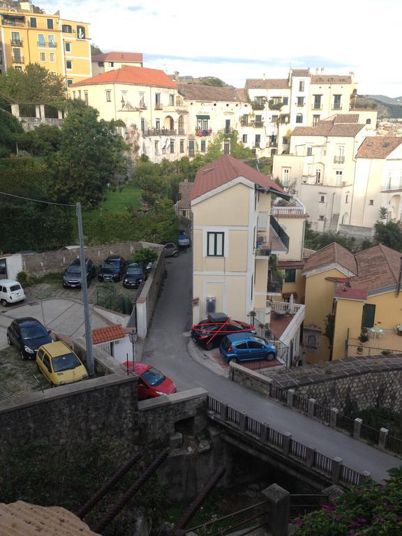 Apartamento Fronte Al Porto Salerno Exterior foto