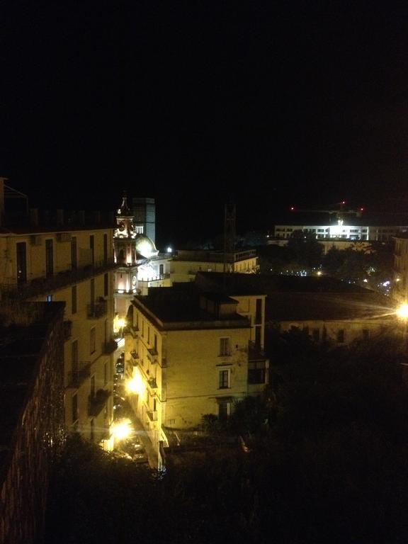 Apartamento Fronte Al Porto Salerno Exterior foto