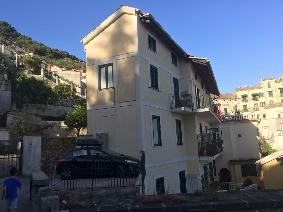 Apartamento Fronte Al Porto Salerno Exterior foto