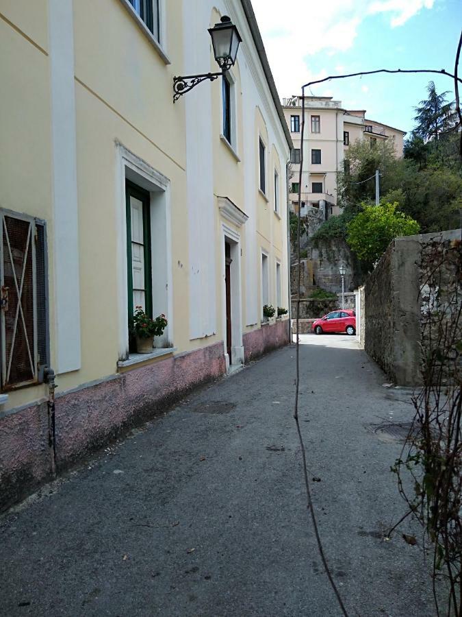 Apartamento Fronte Al Porto Salerno Exterior foto