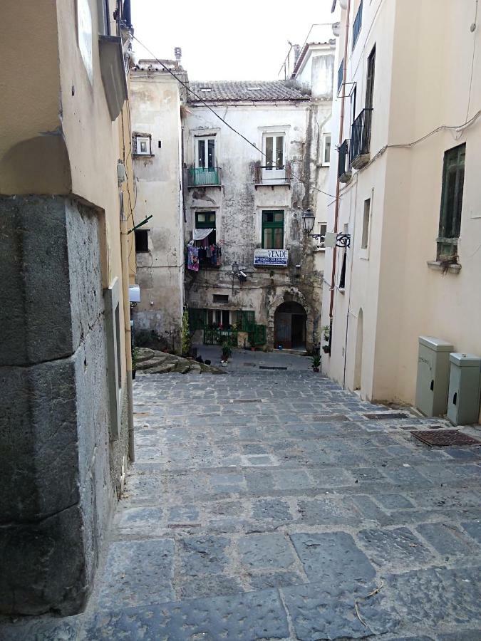 Apartamento Fronte Al Porto Salerno Exterior foto