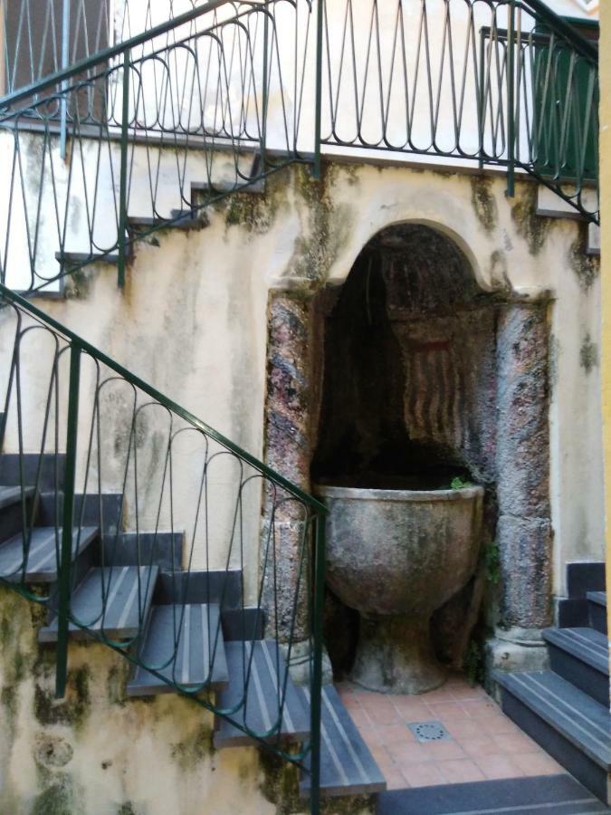 Apartamento Fronte Al Porto Salerno Exterior foto